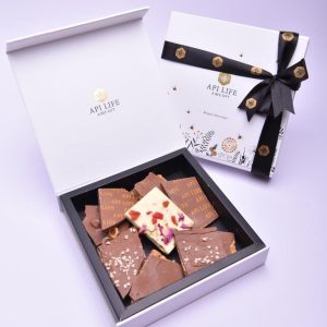 Medium Chocolate Box (290g)